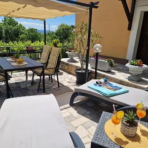 One Bedroom Tina Appartamento